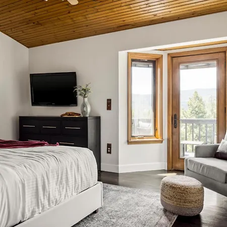 Hot Tub - Scenic Views - Spacious Deck - Game Room Evergreen Exterior photo
